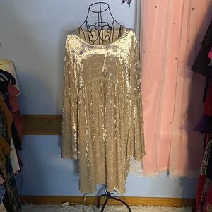 Easel Long Sleeve Velvet Dress in Cream